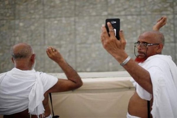 هل يجوز التصوير أثناء الحج؟.. الإفتاء والأزهر يوضحان الحكم الشرعي بالتفصيل