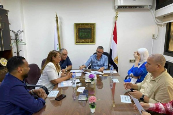 ياسر قمر وعايدة إسماعيل يوقعان رسميا اتفاقية بطولة أفريقيا للطائرة بالإسكندرية